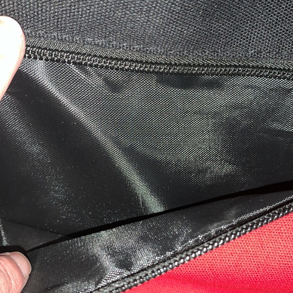 Like new! Small Guess backpack black/red - Picture 4 of 5